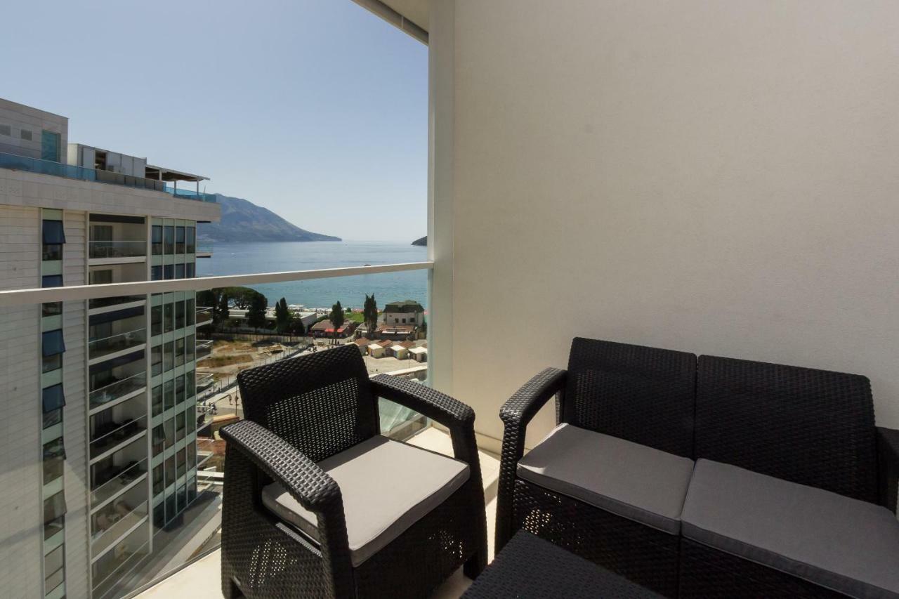 Apartments Menuet Budva Bagian luar foto