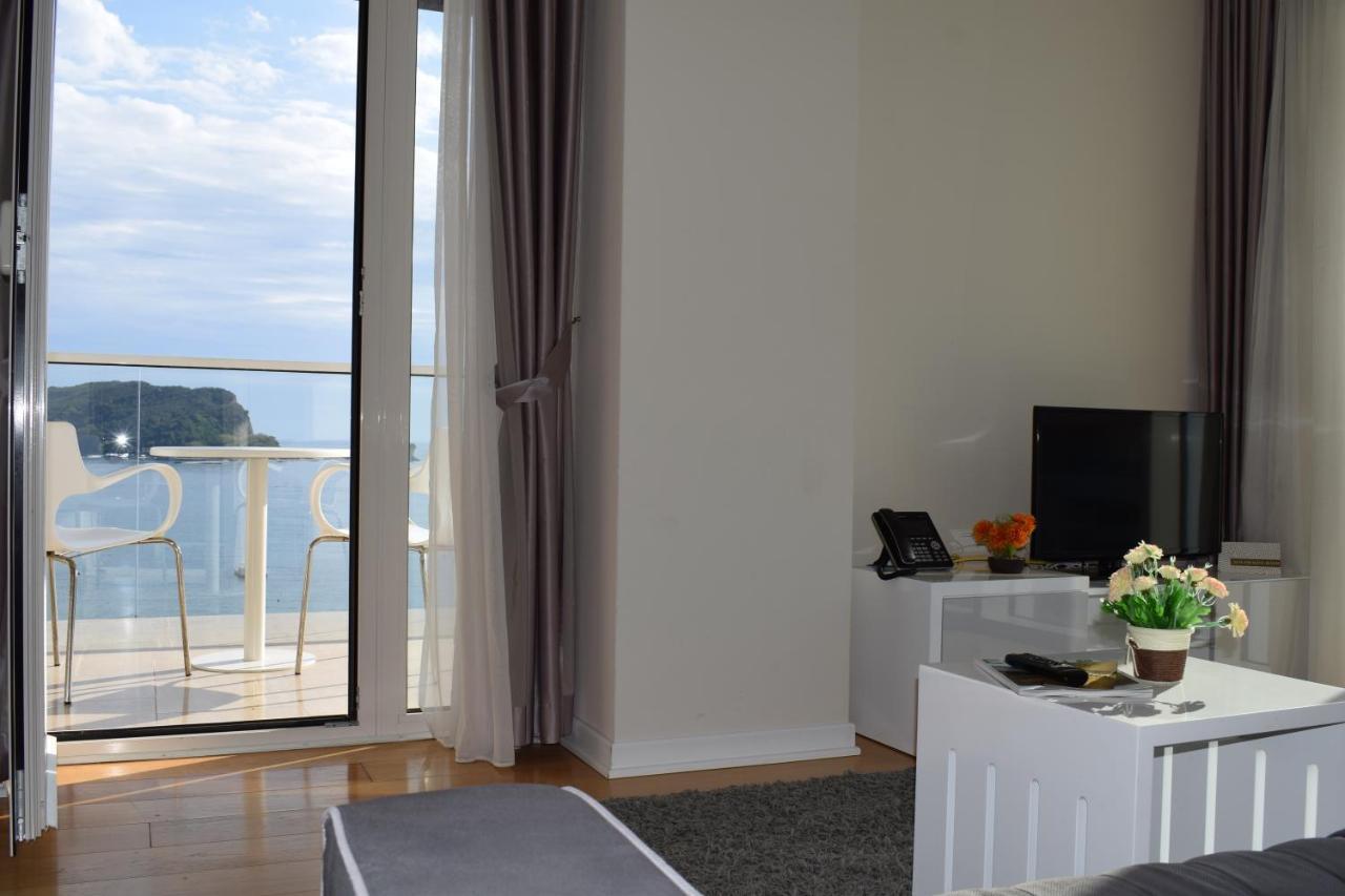 Apartments Menuet Budva Bagian luar foto