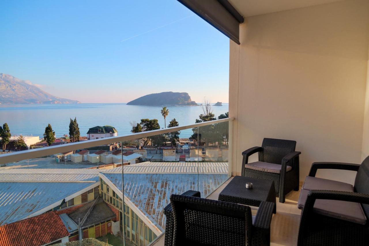 Apartments Menuet Budva Bagian luar foto