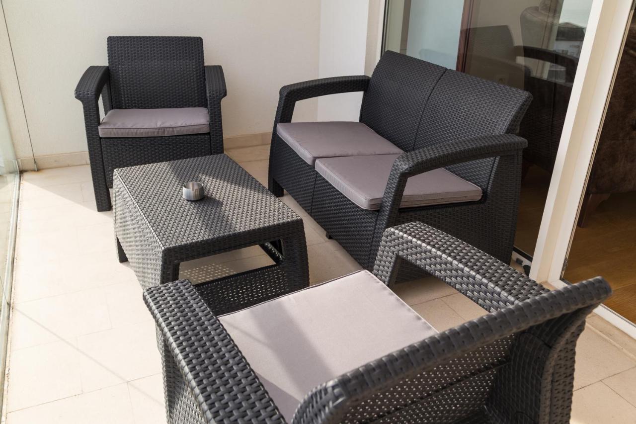 Apartments Menuet Budva Bagian luar foto