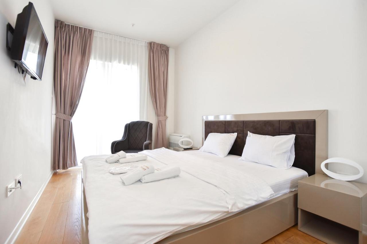 Apartments Menuet Budva Bagian luar foto