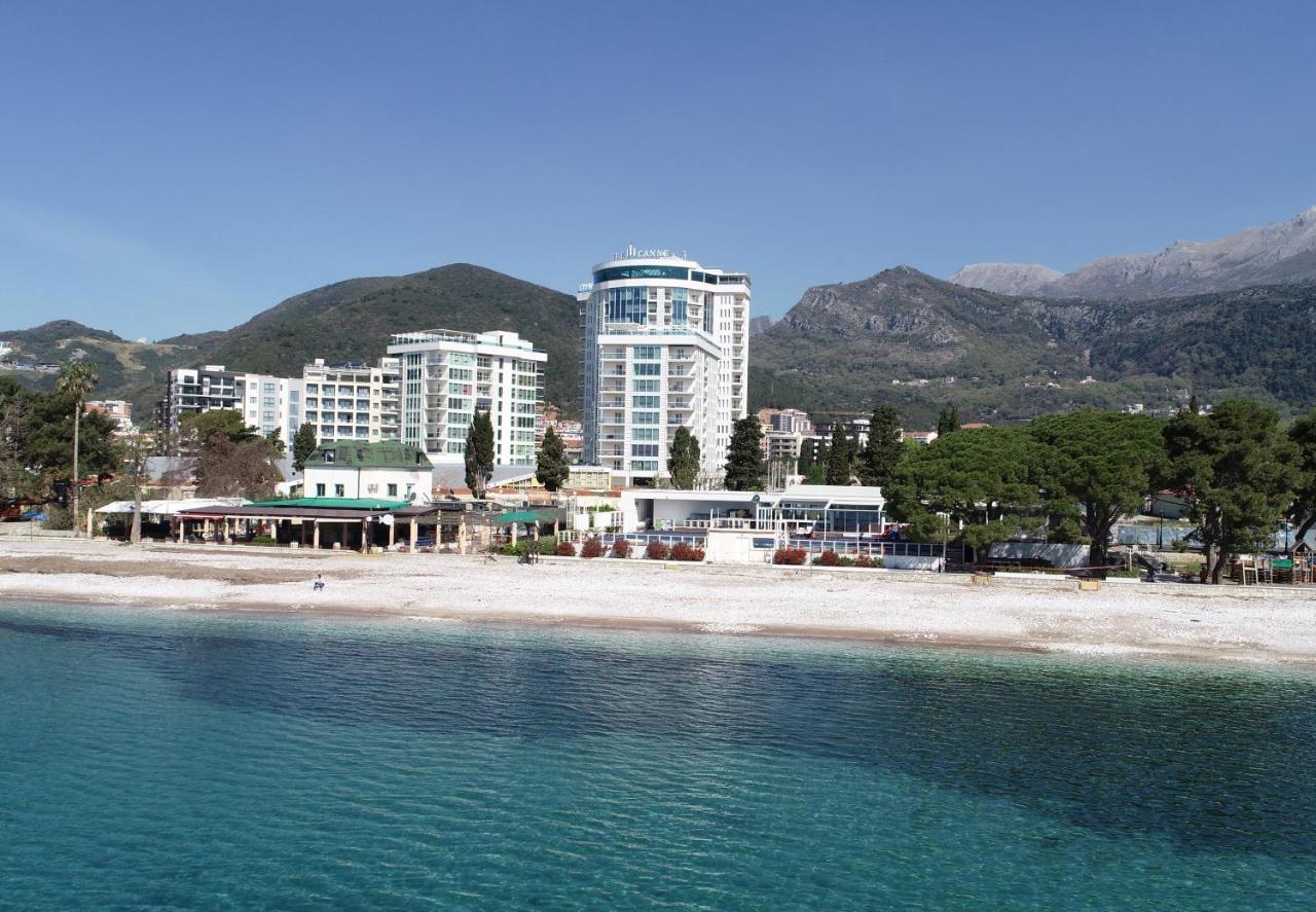 Apartments Menuet Budva Bagian luar foto
