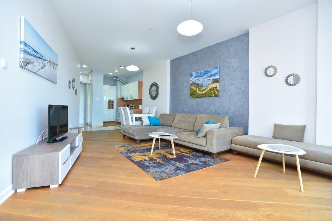 Apartments Menuet Budva Bagian luar foto
